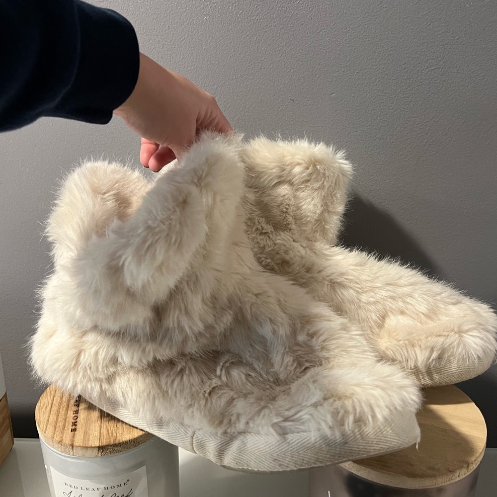 Abercrombie & Fitch Slippers